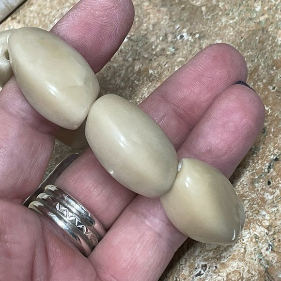 TROPICAL NATURAL TAGUA NUTS "VEGETABLE IVORY" STRETCH PEBBLE BRACELET FAIR TRADE - Picture 3 of 7